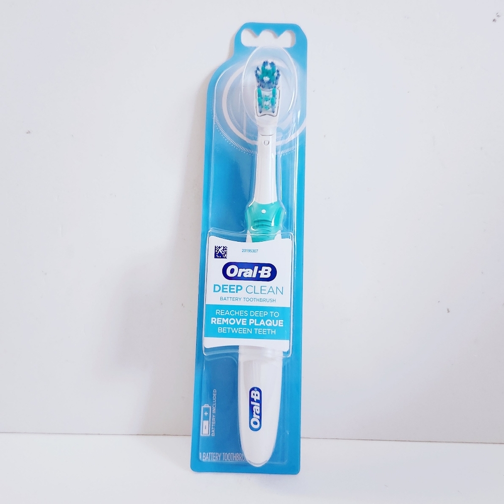 ⭐4/$15 Oral-B Complete Battery Powered Toothbrush Deep Clean